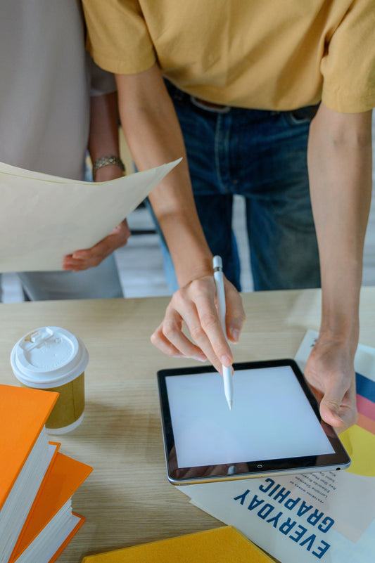 Selling Online with MRR Digital Products Explained