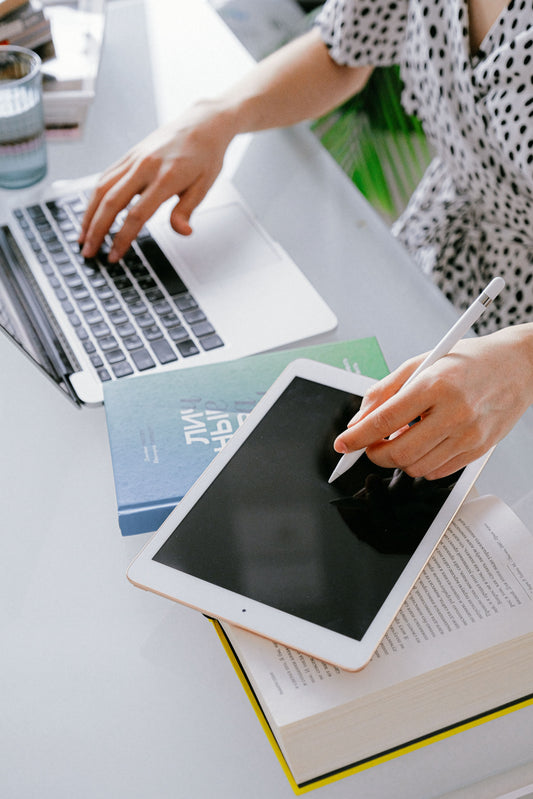 Benefits of MRR Digital Products for Online Entrepreneurs